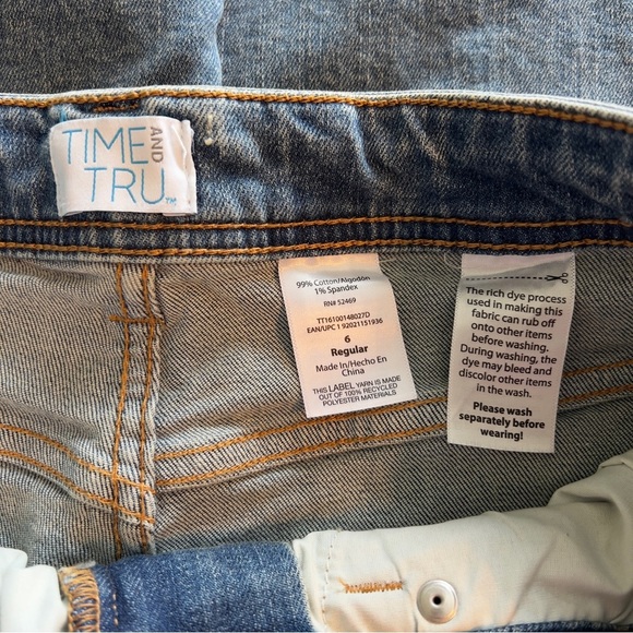 Time and Tru Women’s High Rise Relaxed Boyfriend Jeans Size 6 - Picture 10 of 11